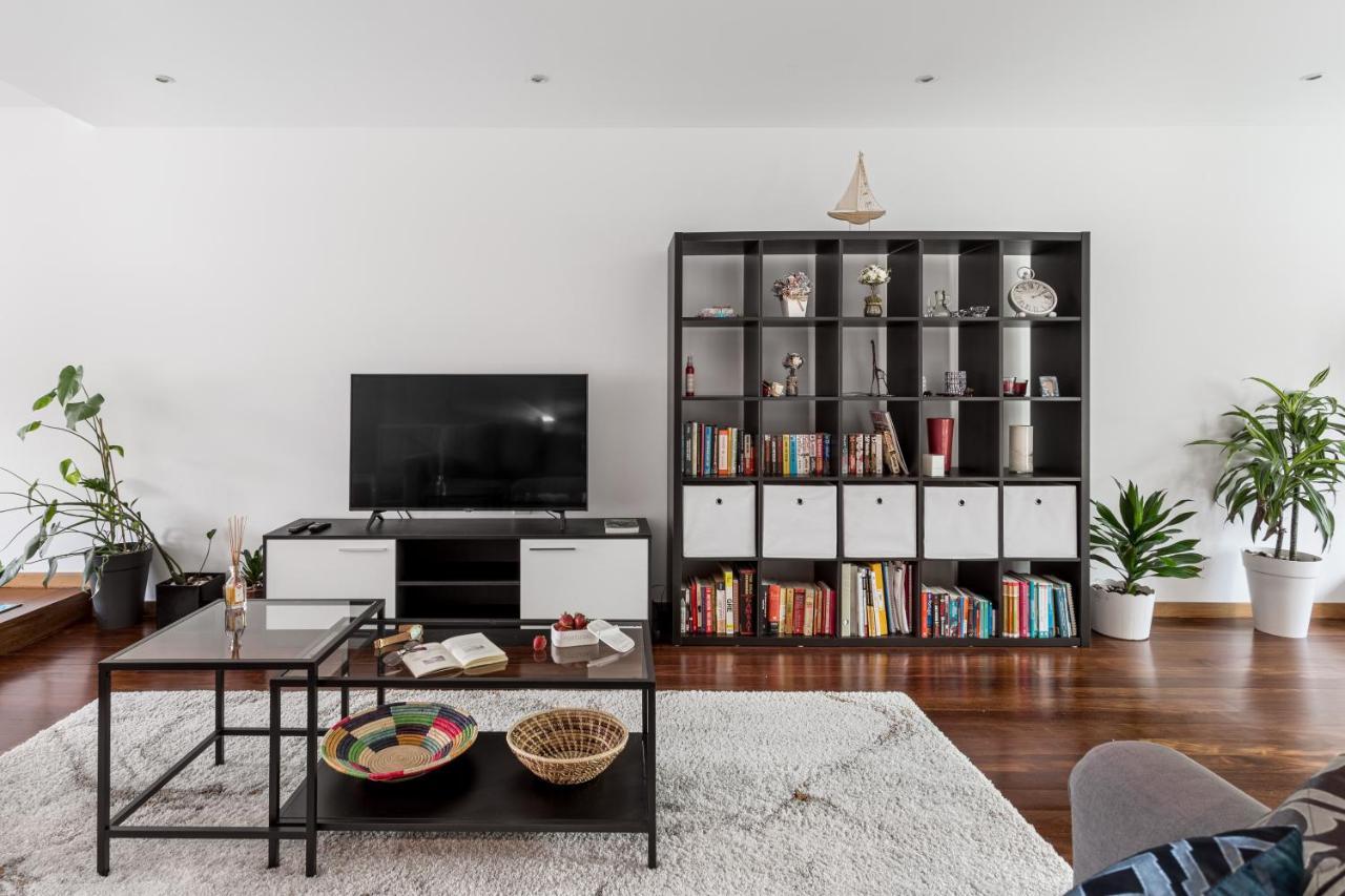 Joivy Sleek House Balcony & 2 Terraces In Porto Apartment มายา ภายนอก รูปภาพ