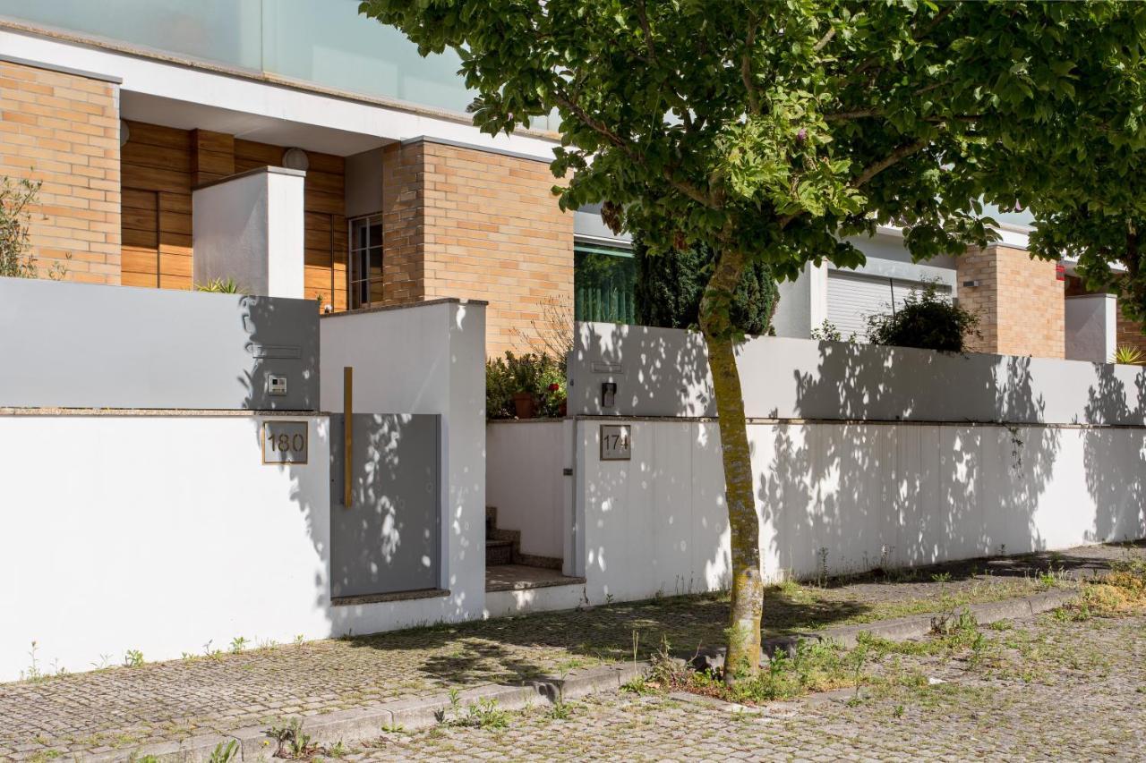 Joivy Sleek House Balcony & 2 Terraces In Porto Apartment มายา ภายนอก รูปภาพ