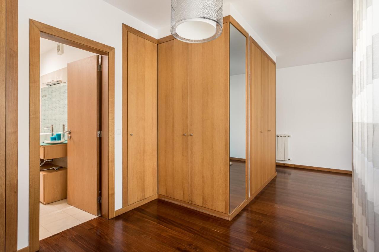 Joivy Sleek House Balcony & 2 Terraces In Porto Apartment มายา ภายนอก รูปภาพ