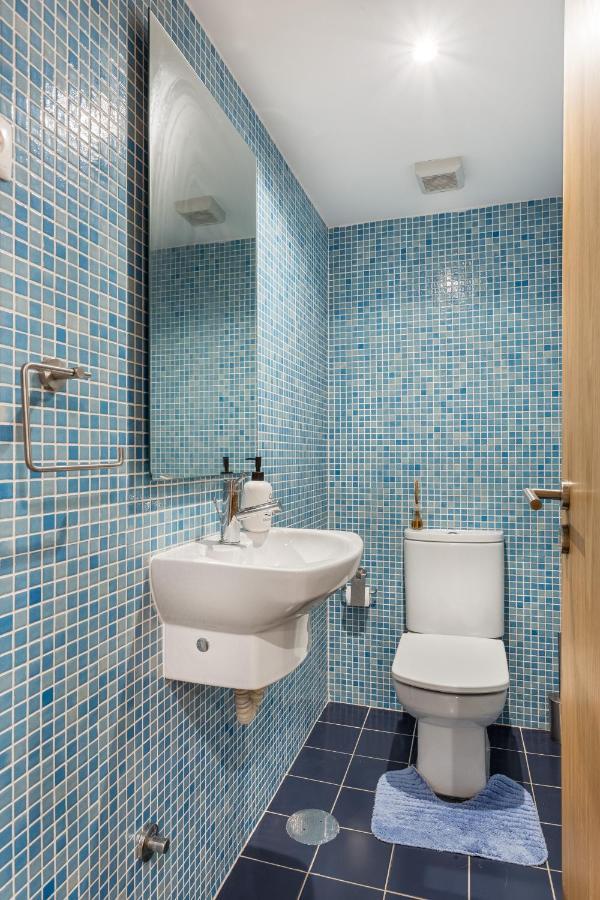 Joivy Sleek House Balcony & 2 Terraces In Porto Apartment มายา ภายนอก รูปภาพ
