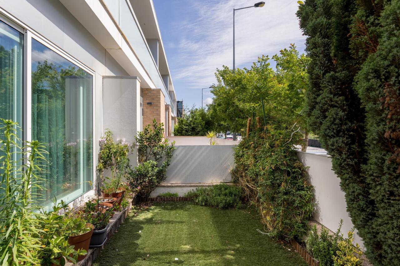 Joivy Sleek House Balcony & 2 Terraces In Porto Apartment มายา ภายนอก รูปภาพ