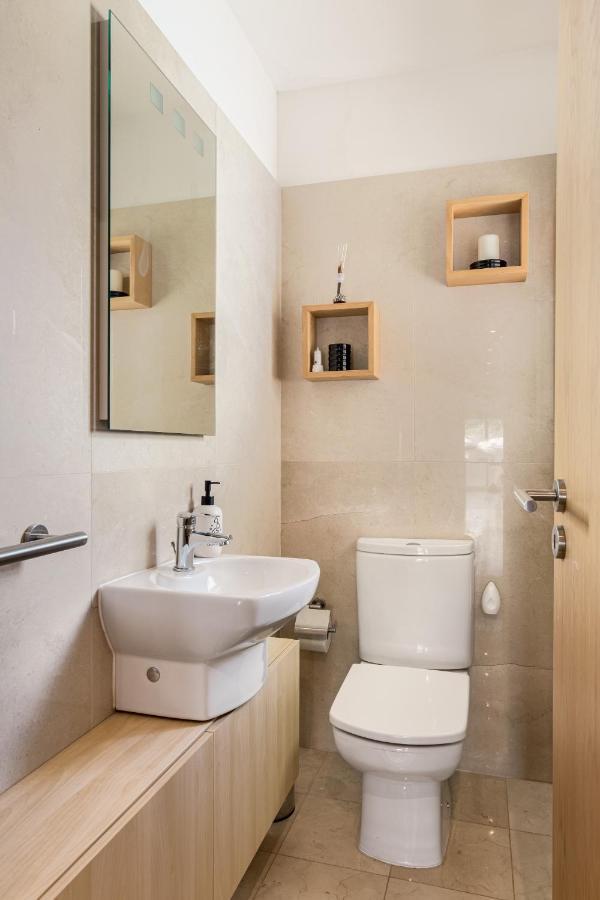 Joivy Sleek House Balcony & 2 Terraces In Porto Apartment มายา ภายนอก รูปภาพ