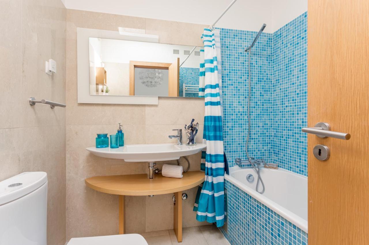 Joivy Sleek House Balcony & 2 Terraces In Porto Apartment มายา ภายนอก รูปภาพ