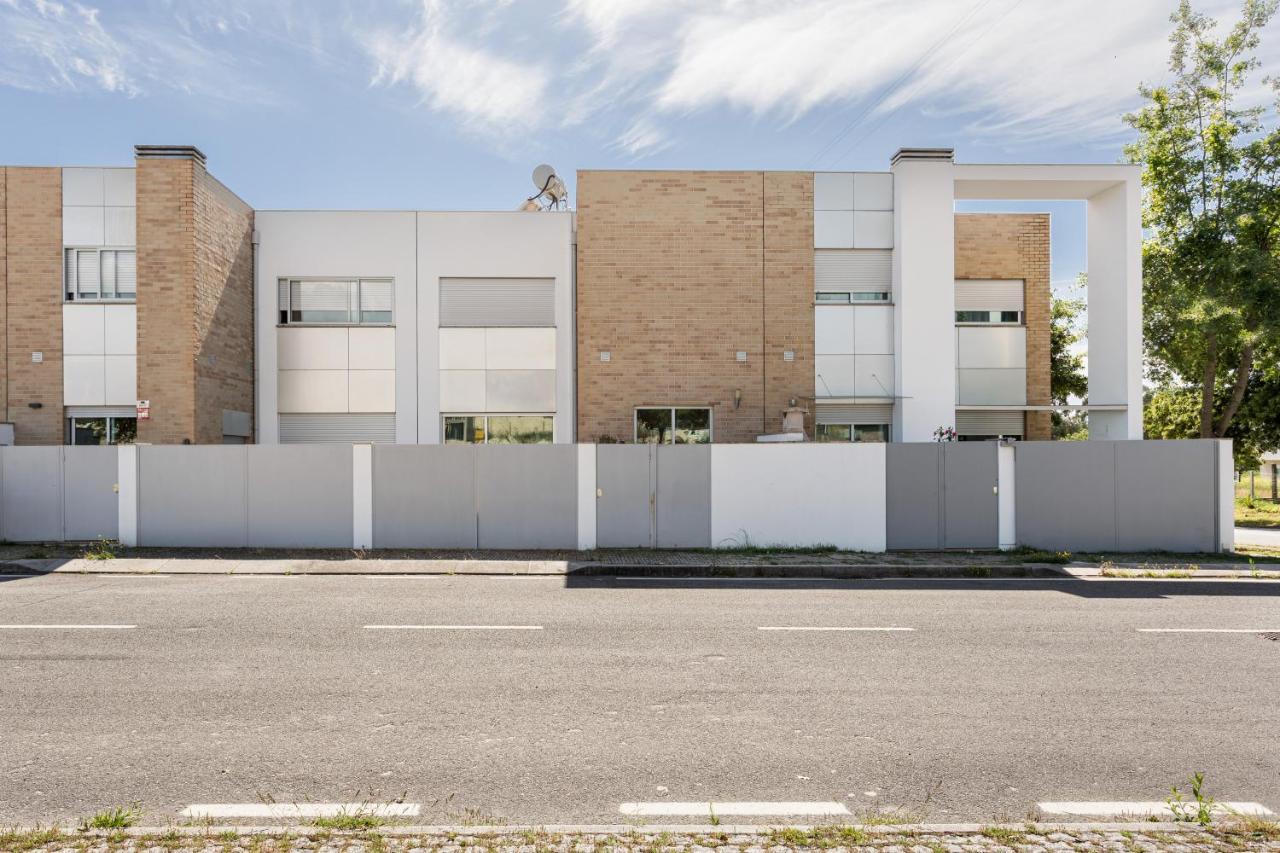Joivy Sleek House Balcony & 2 Terraces In Porto Apartment มายา ภายนอก รูปภาพ